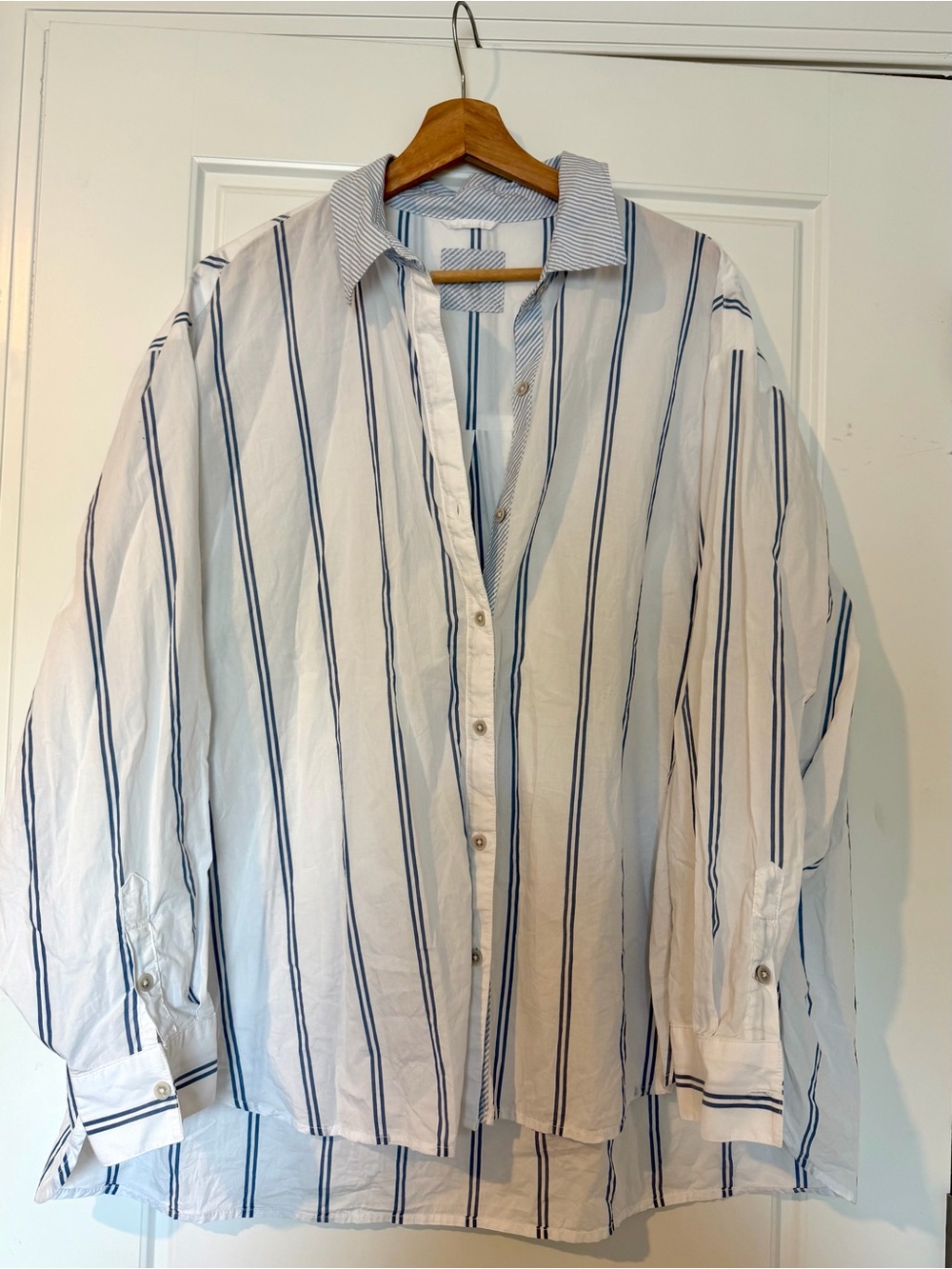 Aerie Oversized White and Blue Striped Button Up Size Large